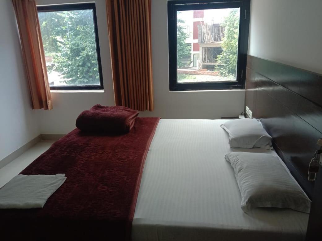 Supreme Guest House By Wb Inn Agra  Exteriör bild